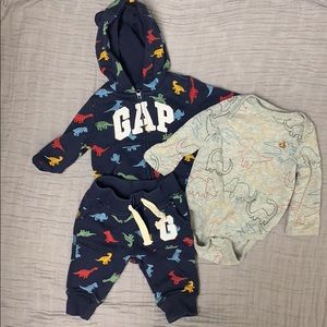 ⭐️BABY GAP Dino hoodie and pant set with bodysuit